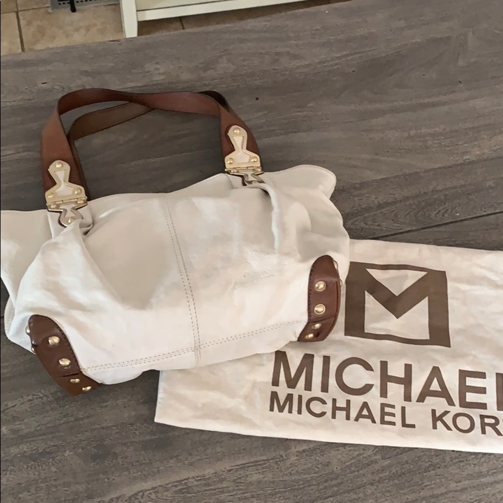 Micheal Kors Leather Shoulder bag